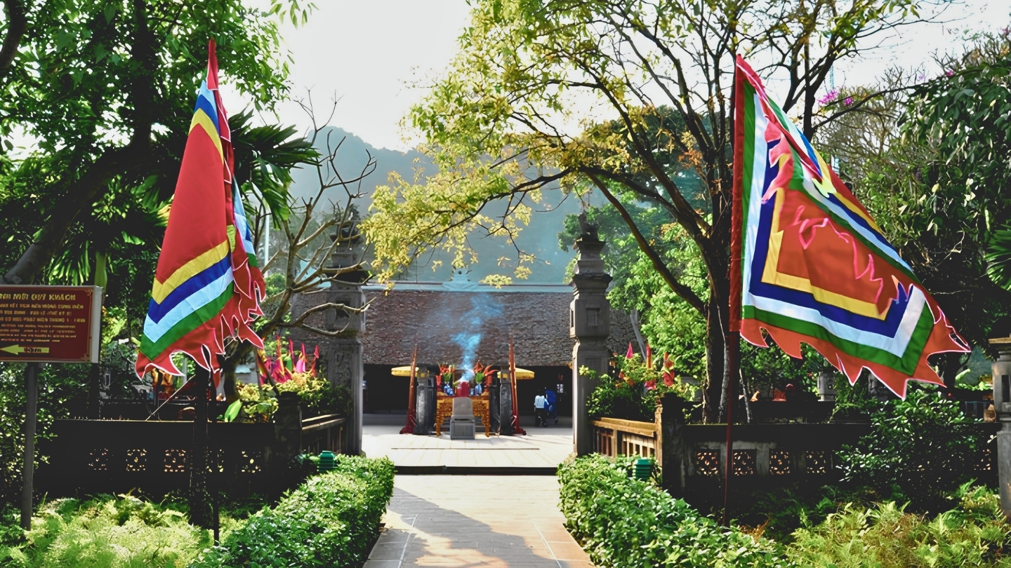 Temple de Dinh Le, une découverte incontournable près de Trang An